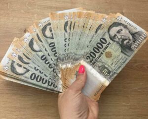 Jön a pénzeső, VÉGRE