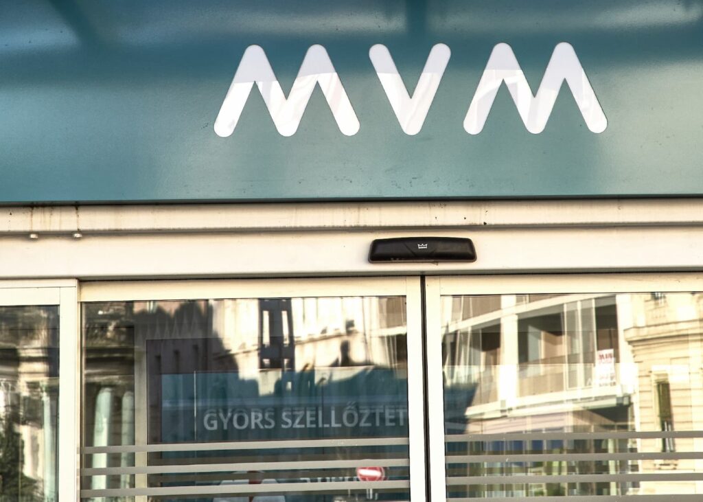 Az MVM rendkívüli közleményt adott ki a fűtési szezon előtt: részletesen ismertették, hogyan készülnek a téli hónapokra, milyen fejlesztések zajlanak, és mire számíthatnak az ügyfelek az energiaellátás terén.