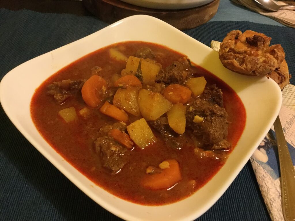 A profi szakácsok víz helyett ezt használják a gulyáshoz: Mindig tökéletes lesz, az íze pedig fantasztikus