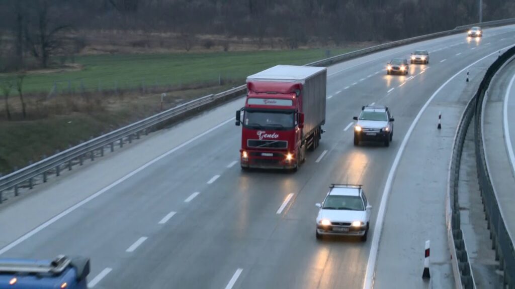 Most érkezett a hír az autósoknak, december 11-től életbe is lép